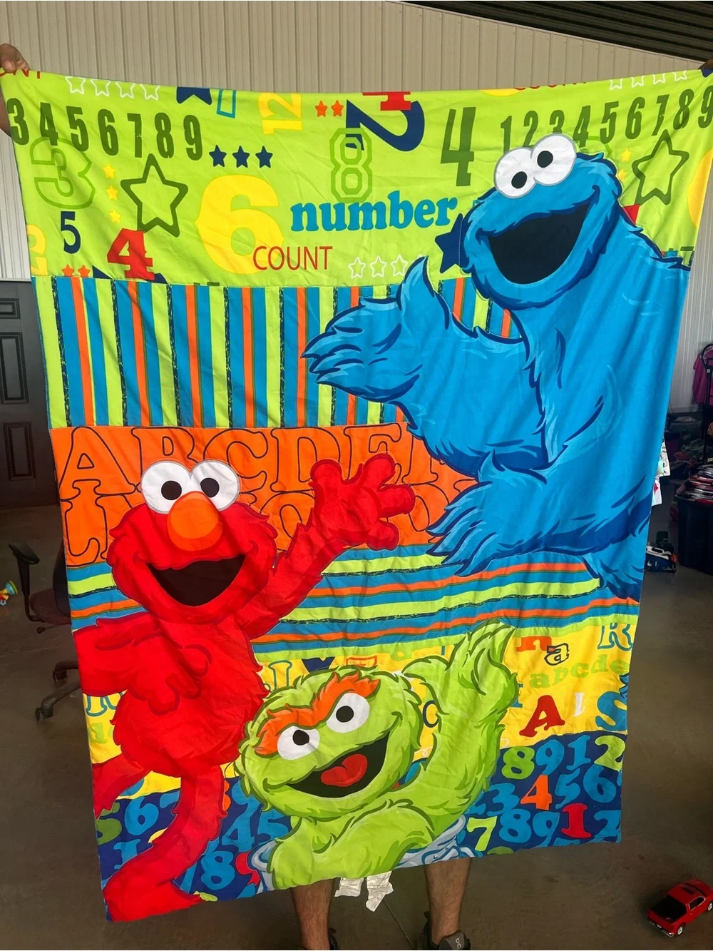 Sesame Street Kids Crib sized comforter with pillow case - Green and Blue